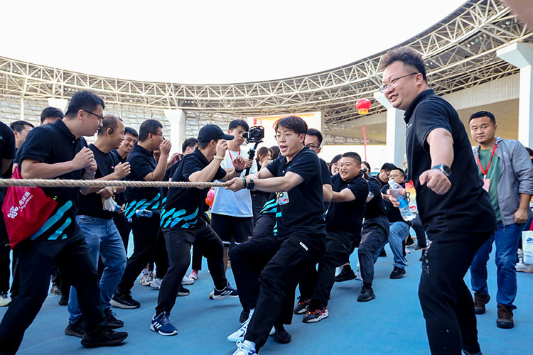 運(yùn)勸會比賽現(xiàn)場,拔河比賽