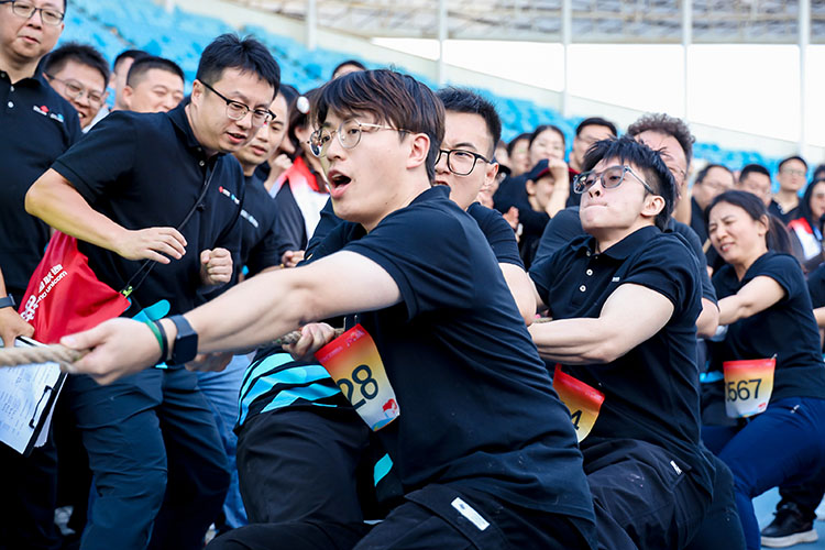 運(yùn)勸會比賽現(xiàn)場,拔河比賽